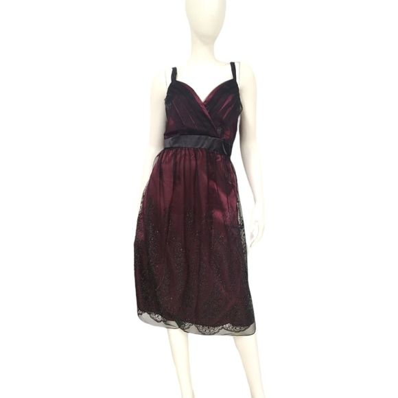 Brand new with Tags burgundy and Black Special Occasion Dress size 24 - Picture 3 of 7